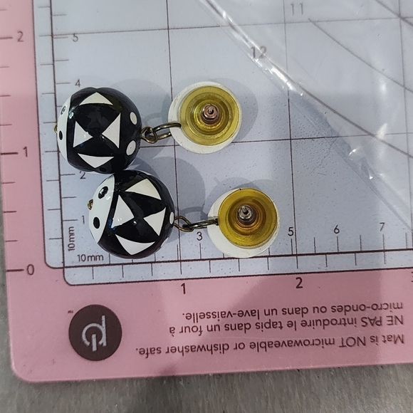 Vintage drop earrings black and white - Picture 7 of 7